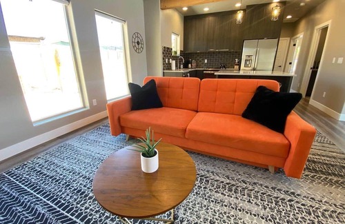 Kanab House | Private Resort with Kanab Charm 2 Bedroom, 2 Bathroom, Pool, Hot Tub, Stargazi
