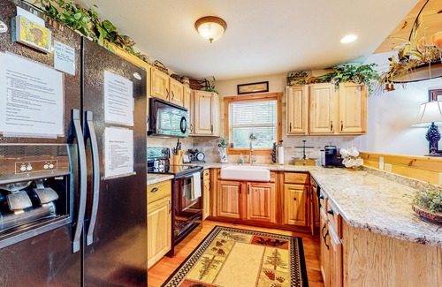 Banner Elk Cabin | Private retreat amongst the trees with a deck, firepit, grill, AC, and W/D