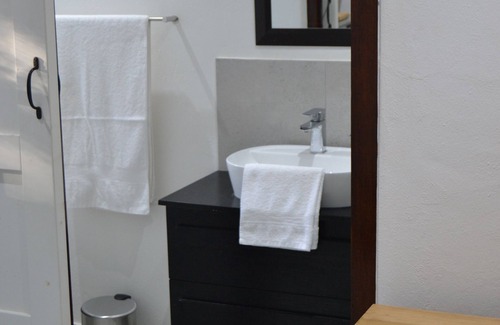 Somerset West Bed & Breakfast | Private Retreat /Guest Cottage