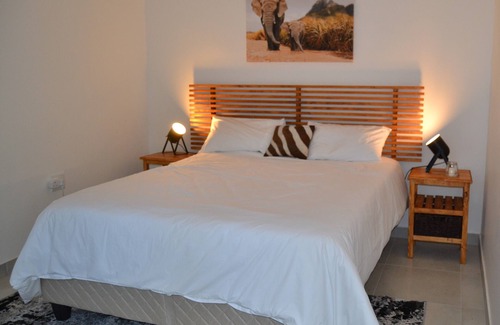 Somerset West Bed & Breakfast | Private Retreat /Guest Cottage