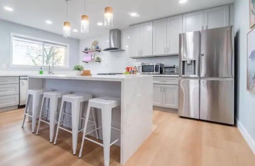East San Jose House | Private Retreat: Hot Tub, BBQ/fire pit, City Views