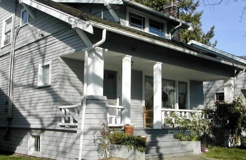 Queen Anne Apartment | Private retreat on historic Queen Anne Hill