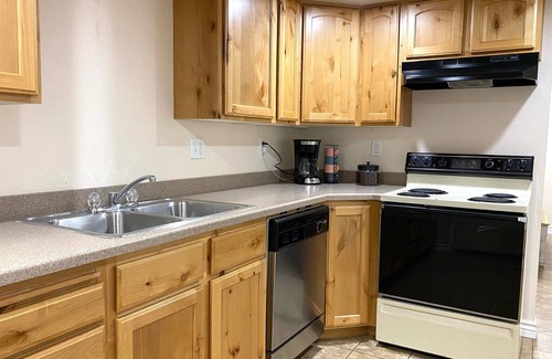 Lakeview House | Private Retreat Pets Welcome Waffles Too!