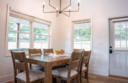 Summerville House | Private Retreat! Pool, Hot Tub, Awesome Views, Washer & Dryer, Wi-Fi, Near Rome, GA
