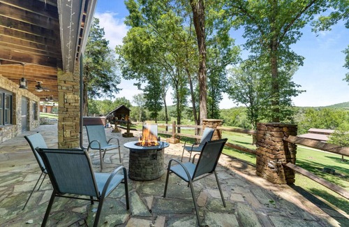 Saddlebrooke House | Private Retreat with Majestic Views - Just 15 Minutes from Branson