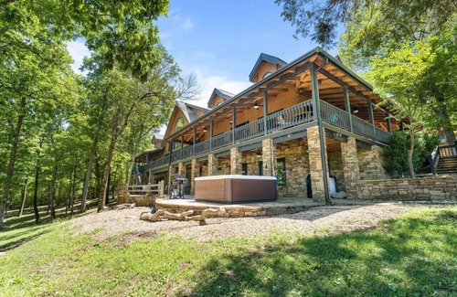 Saddlebrooke House | Private Retreat with Majestic Views - Just 15 Minutes from Branson