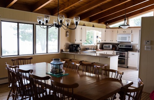 Sherwood House | Private Retreat with HUGE Water Views!