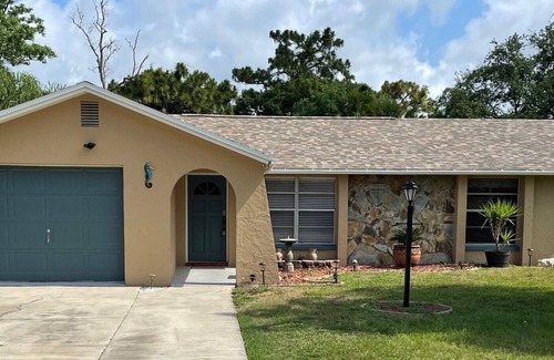 Gulf Coast Acres House | Private retreat with pool, the Salty Seahorse!