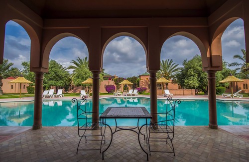 Palmeraie House | Private Riad with swimming pool and gardens,