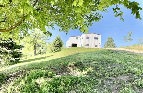 Muscoda Cabin | Private Ridge top Cabin/House