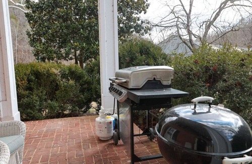 Lexington House | Private River Access|2 Hot Tubs