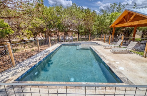 Sabinal House | Private River Access and wheelchair accessable