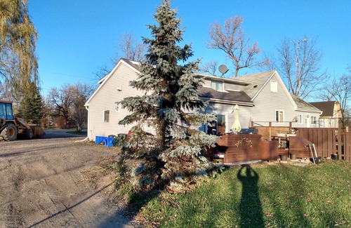 St. Clair House | Private River in the back yard