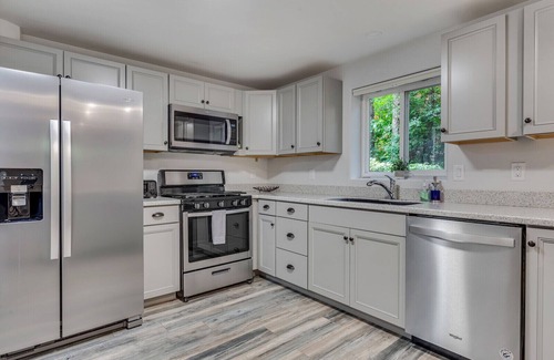 Glenwood Springs Apartment | Private Riverfront property seconds from town