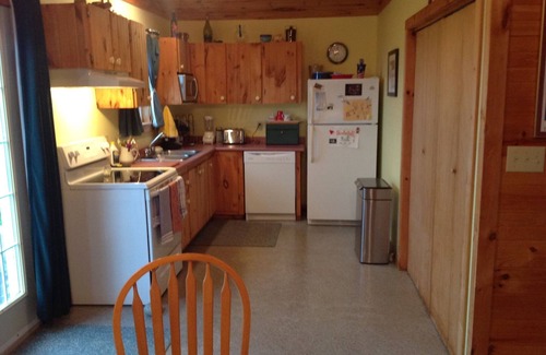 Tyne Valley Cottage | Private, Riverfront, Comfortable