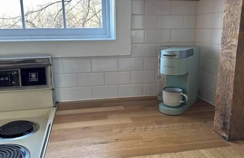 Village of Princeton Cabin | Private Riverfront, Converted Barn *EV Charger*