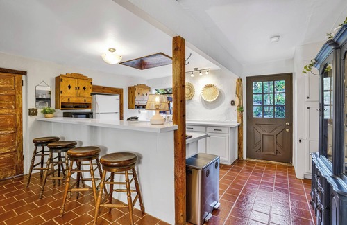 Canoga Park House | Private Romantic Escape, Hidden Gem w/Hot Tub, and Waterfall