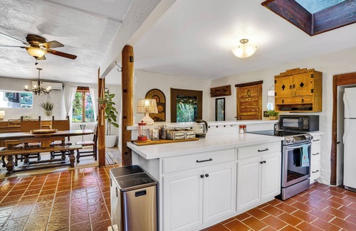 Canoga Park House | Private Romantic Escape, Hidden Gem w/Hot Tub, and Waterfall