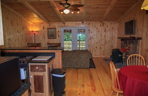 Pickens Cabin | Private Romantic Mountain Getaway