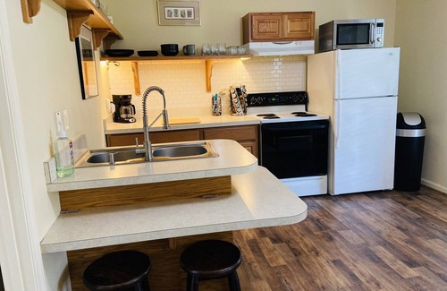 Lawrenceville Cottage | ππ~Private Romantic Cottage #FarmStay-BabyGoats~ππ