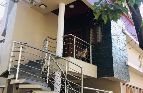 Bengaluru House | Private room in a bungalow