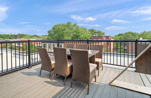 Sainte-Marie Apartment | Private Roof top Patio Downtown Metro Frontenac
