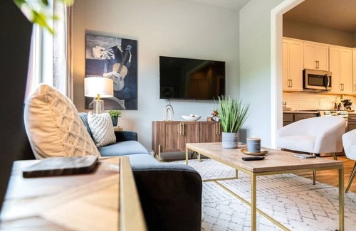 Haynes Area House | Private Rooftop Oasis - 2 Nashville Homes