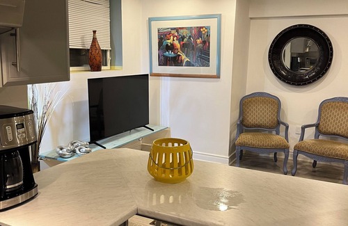 Central Erin Mills House | Private Room#1 - Erin Mills Town Centre