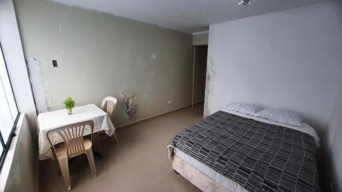 Callao House | PRIVATE ROOM 13 minutes from the Airport With kitchen and shared bathroom