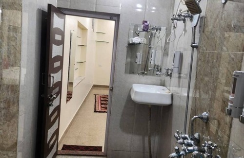 Abu Road Apartment | Private Room 2 - Paddy's Luxurious Home Sta