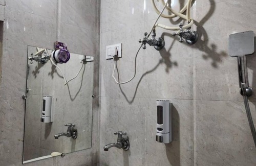 Abu Road Apartment | Private Room 2 - Paddy's Luxurious Home Sta