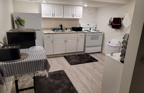 Logan House | Private room #4 in the GU District