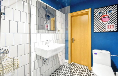 Sofia City Center Apartment | Private Room | AC | Netflix | Desk | Shared BTH