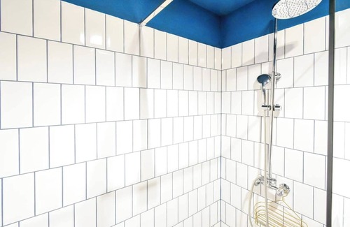 Sofia City Center Apartment | Private Room | AC | Netflix | Desk | Shared BTH