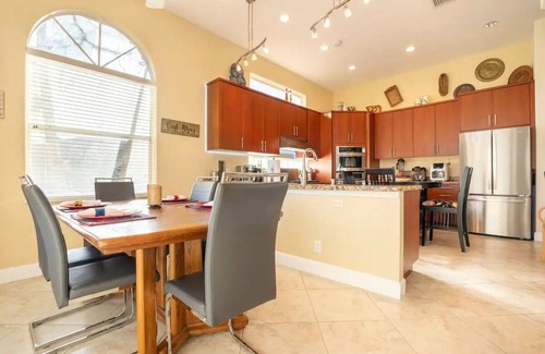 Wellington House | Private room and bathroom near Wellington Equestrian Center