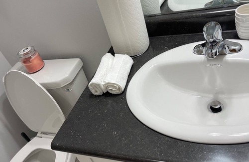 Hamilton House | Private Room and Bath