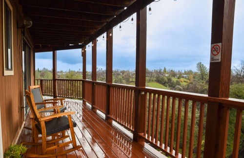 Redding House | Private Room and Entrance, amazing views, deck space.