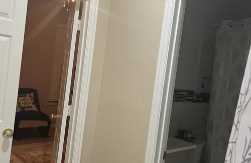 Valley Ranch House | Private room and private bathroom