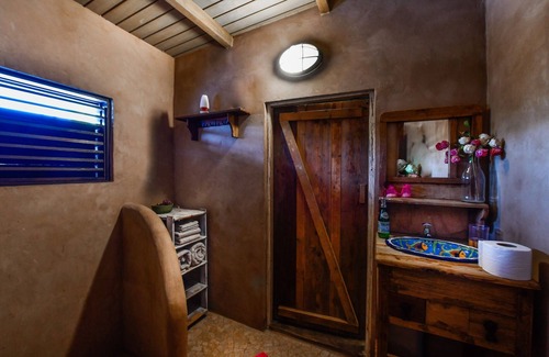 Balashi Condo | Private room at Bed & Breakfast, Mammaloe's Aruba