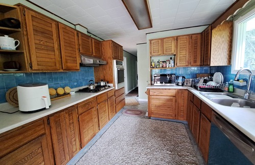 Valleyview House | Private Room at Riverfront House