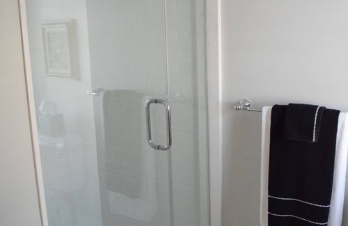 Stonington Bed & Breakfast | Private Room E at Dragonfly Inn