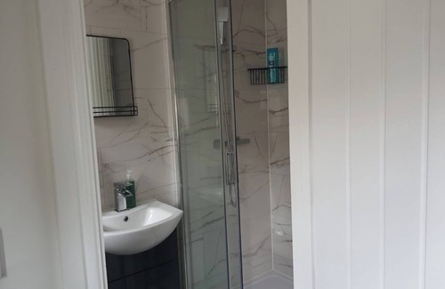 Erdington Apartment | Private Room - Ensuite Bathroom - Free Parking