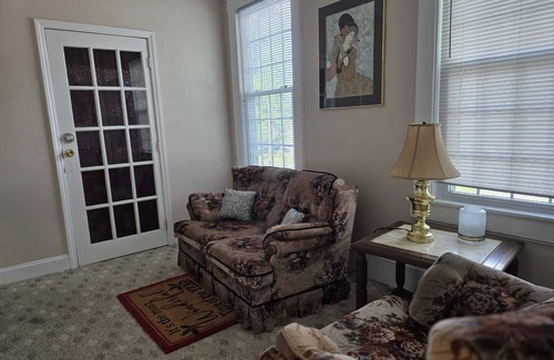 Rocky Mount Apartment | Private Room for Rent at the Historic Villa Place