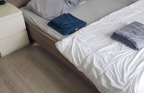 Le Mans Metropole Bed & Breakfast | Private room
