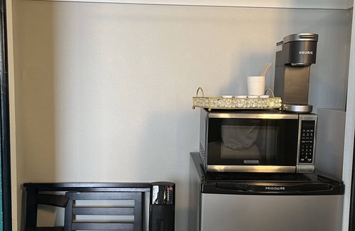 Security-Widefield House | Private room in a luxurious shared home, close to Colorado Springs Airport