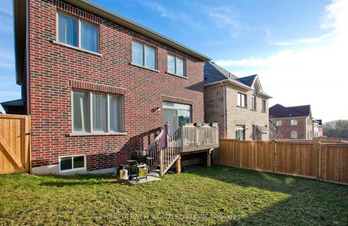 Durham Region House | Private room in a guest house