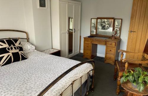 Northway House | Private Room in a house in the Cotswolds