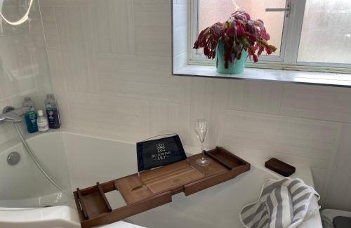 Northway House | Private Room in a house in the Cotswolds