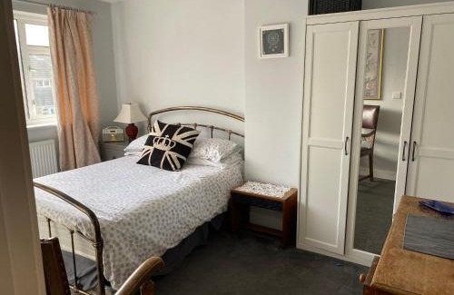 Northway House | Private Room in a house in the Cotswolds