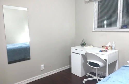 Burnaby House | Private room in burnaby